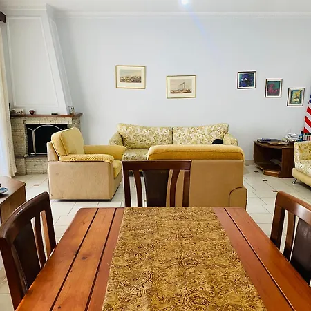 Downtown 2 Bedroom Ac Wifi