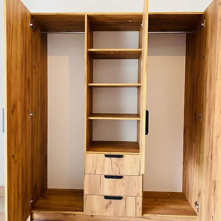 Downtown 2 Bedroom Ac Wifi *