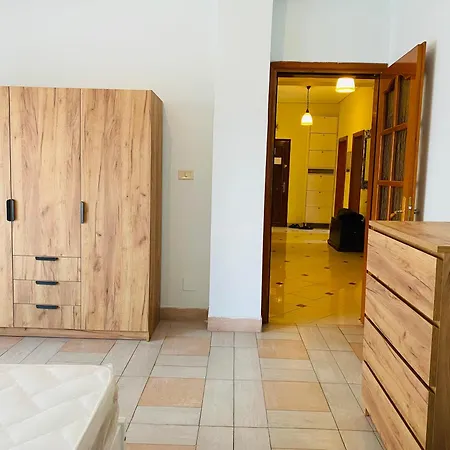 Downtown 2 Bedroom Ac Wifi Tirana