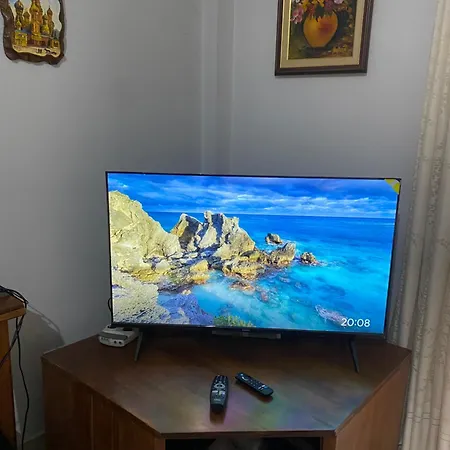 Downtown 2 Bedroom Ac Wifi * Tirana